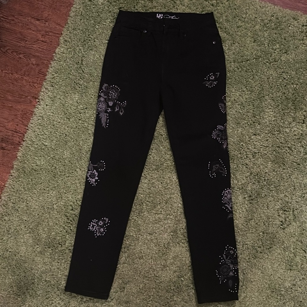 DG2 by Diane Gilman Black Floral Embroidered Jeans (Never Worn)